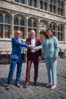 Fluxys Gasunie connect Belgian and Dutch hydrogen networks at North Sea Port