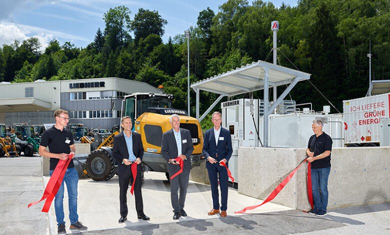 World's first prototype large wheel loader with hydrogen engine presented at the Liebherr plant in Bischofshofen