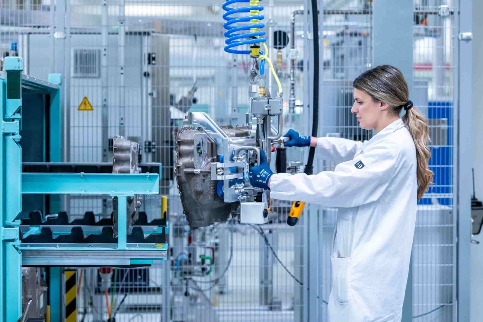 BMW begins production of hydrogen drivetrain component at Landshut ...