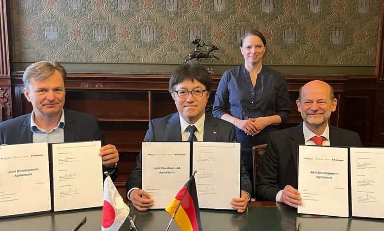 Daimler Truck, MB Energy and Kawasaki Heavy Industries Partner to Build Liquefied Hydrogen Supply Chain to Europe
